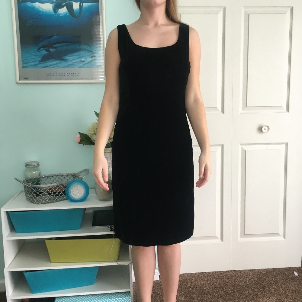 Elegant Black Velvet Cocktail Dress